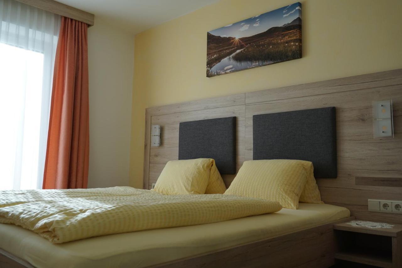 Pension Klampferer Neustift im Stubaital Bagian luar foto